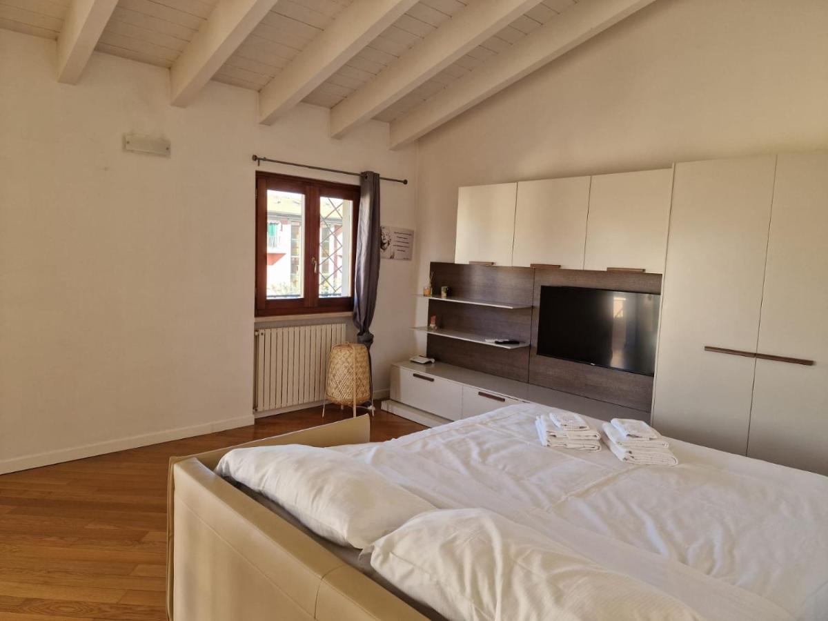 Vittoria Al Lago Lägenhet Desenzano del Garda Exteriör bild